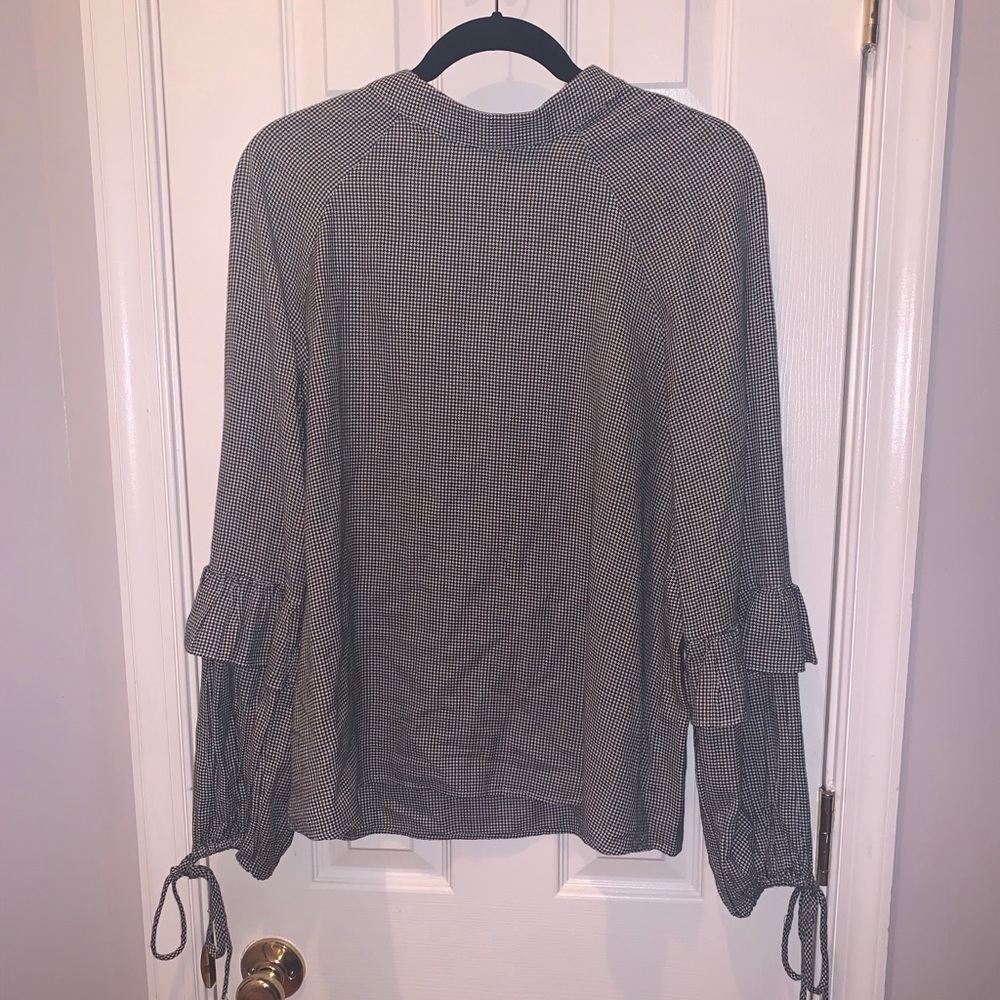 Loft blouse with long sleeves